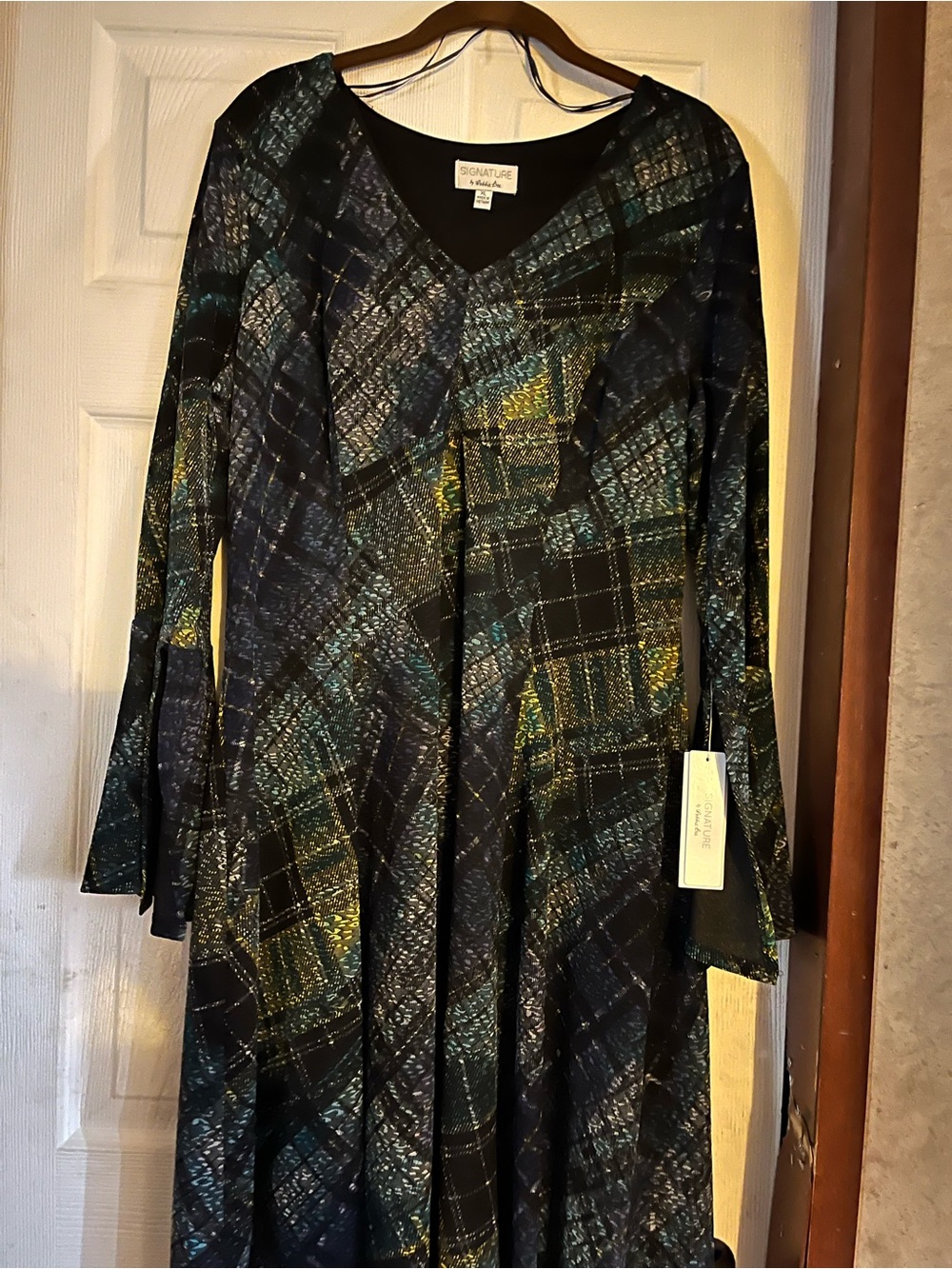 Robbie Bee Long Sleeve V-Neck Printed Dress - Black Teal Yellow